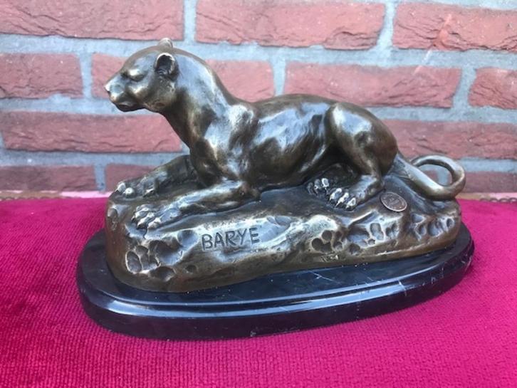 bronzen beeld van een rustende leeuwin, Antiek en Kunst, Antiek | Koper en Brons, Brons, Ophalen of Verzenden
