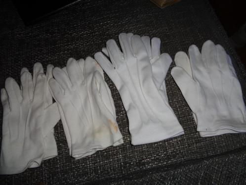 Leger ceremoniële witte handschoenen 4 paar, Verzamelen, Militaria | Algemeen, Landmacht, Overige typen, Nederland, Verzenden