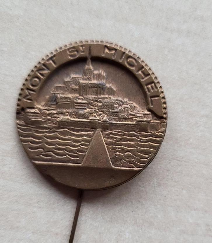Mont St. Michel speldje, Verzamelen, Speldjes, Pins en Buttons, Gebruikt, Speldje of Pin, Overige onderwerpen, Ophalen of Verzenden