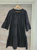 NIEUW super gave zwarte jurk met broderie, A-lijn maat S, Zwart, Nieuw, Ophalen of Verzenden, Knielengte