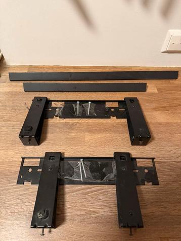 Bang & Olufsen wandmontage beugels beschikbaar voor biedingen