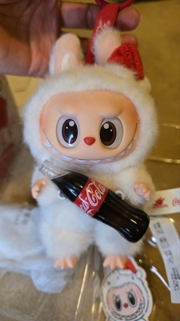 New authentic Coca Cola Labubu, Kinderen en Baby's, Speelgoed | Knuffels en Pluche, Nieuw, Overige typen, Ophalen of Verzenden
