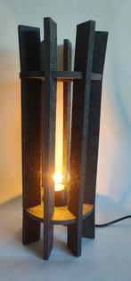 Duurzame vilten tafellamp 40 cm
Hagelnieuw, Overige materialen, Design, Nieuw, Ophalen of Verzenden