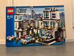 LEGO 7744 Politiebureau – sealed, nieuw & retired, Kinderen en Baby's, Speelgoed | Duplo en Lego, Ophalen of Verzenden, Nieuw