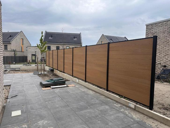11,2 meter composiet schutting eiken met palen, Tuin en Terras, Schuttingen, Gebruikt, Kunststof, 1 tot 2 meter, 6 meter of meer