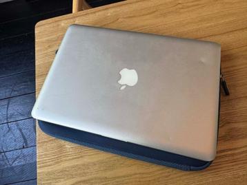 MacBook Pro 13 inch (A1278, 2010) met hoes beschikbaar voor biedingen