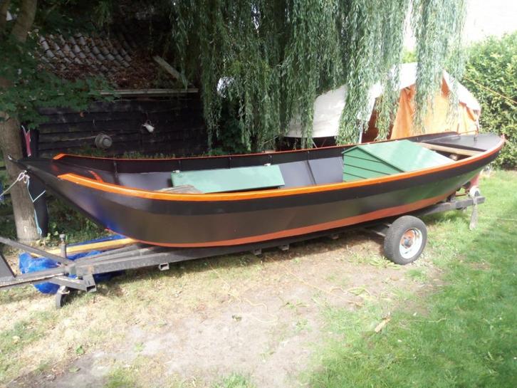Schuit, Vlet Platbodem, Watersport en Boten, Motorboten en Motorjachten, Gebruikt, Staal, 6 tot 9 meter, Benzine, Binnenboordmotor
