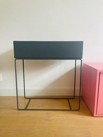Ferm Living plantenbak (grijs) beschikbaar voor biedingen
