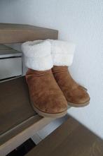 warme pantoffels maat 36 lookalike uggs, Kinderen en Baby's, Ophalen, Slofjes, Jongetje of Meisje, Zo goed als nieuw