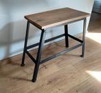 Vintage tafeltje met metalen frame en oud houten blad, Ophalen