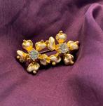 Mooie feestelijke broche met twee bloemen, Sieraden, Tassen en Uiterlijk, Broches, Ophalen of Verzenden, Zo goed als nieuw, Goud