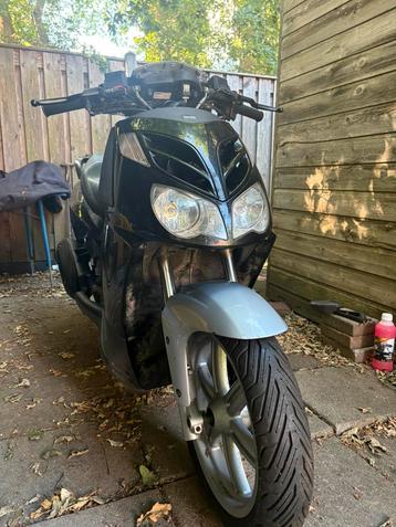 Aprilia Sportcity 200cc – Compleet en met motor kenteken A2 beschikbaar voor biedingen