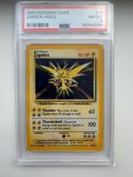 1999 - Pokemon PSA 8 base set slabs, Verzenden, Zo goed als nieuw, Losse kaart, Foil