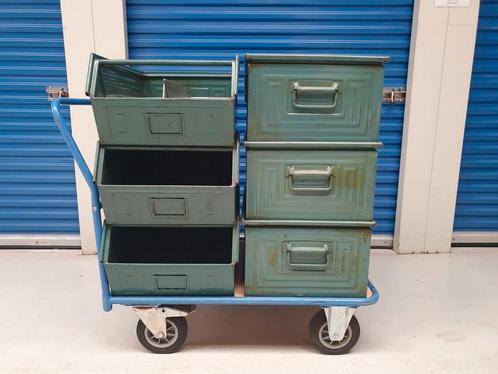 Oude industriële magazijnbakken opbergbakken metaal groot, Antiek en Kunst, Curiosa en Brocante, Ophalen