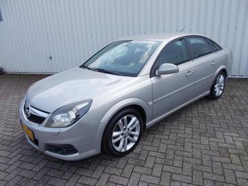 Opel Vectra GTS 2.2-16V Executive ( APK 12-09-2025 ) beschikbaar voor biedingen