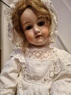 Grote antieke AM 390 met kind, Ophalen of Verzenden