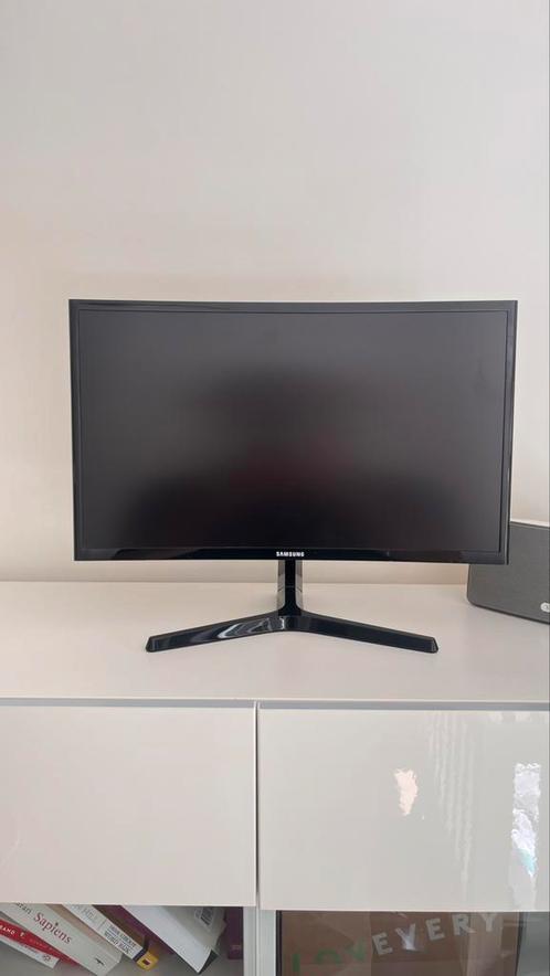 Te koop: ✨Samsung C24F396FHU - Full HD Monitor✨ – €75, Computers en Software, Monitoren, Zo goed als nieuw, 61 t/m 100 Hz, VGA