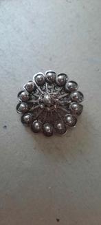 Oude zeeuwse knop broche, Overige materialen, Minder dan 4 cm, Gebruikt, Zilver