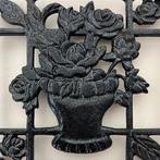 Vintage Franse gietijzeren onderzetter met rozen, Huis en Inrichting, Woonaccessoires | Onderzetters, Ophalen of Verzenden, Zo goed als nieuw