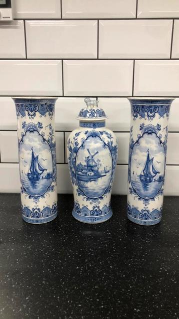 3 Vazen beschikbaar voor biedingen