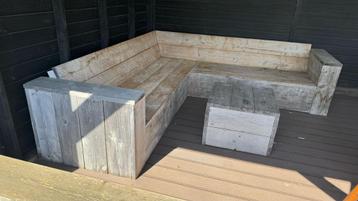Mooie grote loungeset / hoekbank beschikbaar voor biedingen