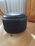 Echt vintage nette Poef zwart leer opbergruimte, Huis en Inrichting, Banken | Voetenbanken en Poefen, Ophalen, Minder dan 50 cm