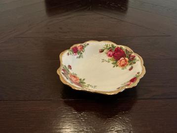Royal Albert “Old Country Rose” schaaltje  beschikbaar voor biedingen