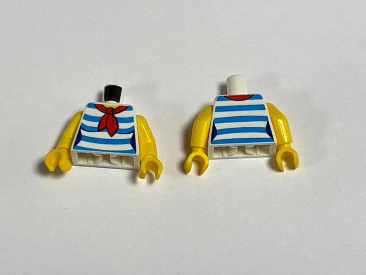 Partij Lego 2x nieuwe vrouwelijke romp met rode sjaal, Kinderen en Baby's, Speelgoed | Duplo en Lego, Nieuw, Lego, Losse stenen