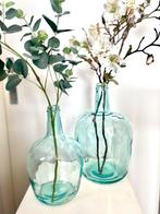 2 Flesvazen Lichtblauw Glas, Blauw, Ophalen of Verzenden, Minder dan 50 cm, Glas