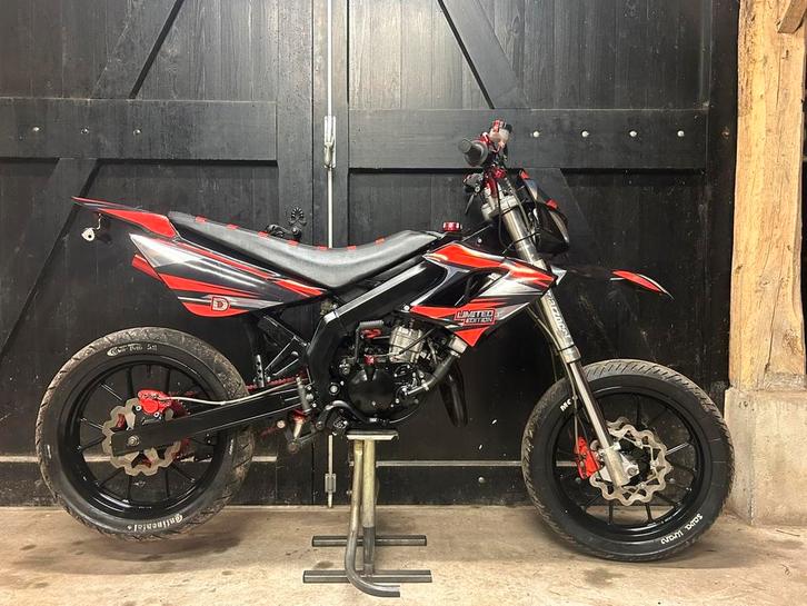 Derbi drd Limited edition ~ 70 cc, Fietsen en Brommers, Brommers | Derbi, Zo goed als nieuw, Maximaal 45 km/u, Ophalen