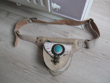 Leren stoer heuptasje huid vacht steen bijzonder als nieuw beschikbaar voor biedingen