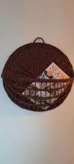 Vintage ronde wand mand  # lectuurmand # post # ea, Huis en Inrichting, Ophalen of Verzenden, Zo goed als nieuw, Rond, Riet