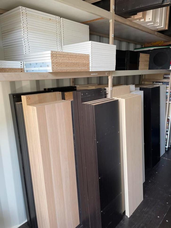IKEA KALLAX | kast, deur, lade, mand, onderstel, bak, wijn, Huis en Inrichting, Kasten | Boekenkasten, Gebruikt, Minder dan 50 cm