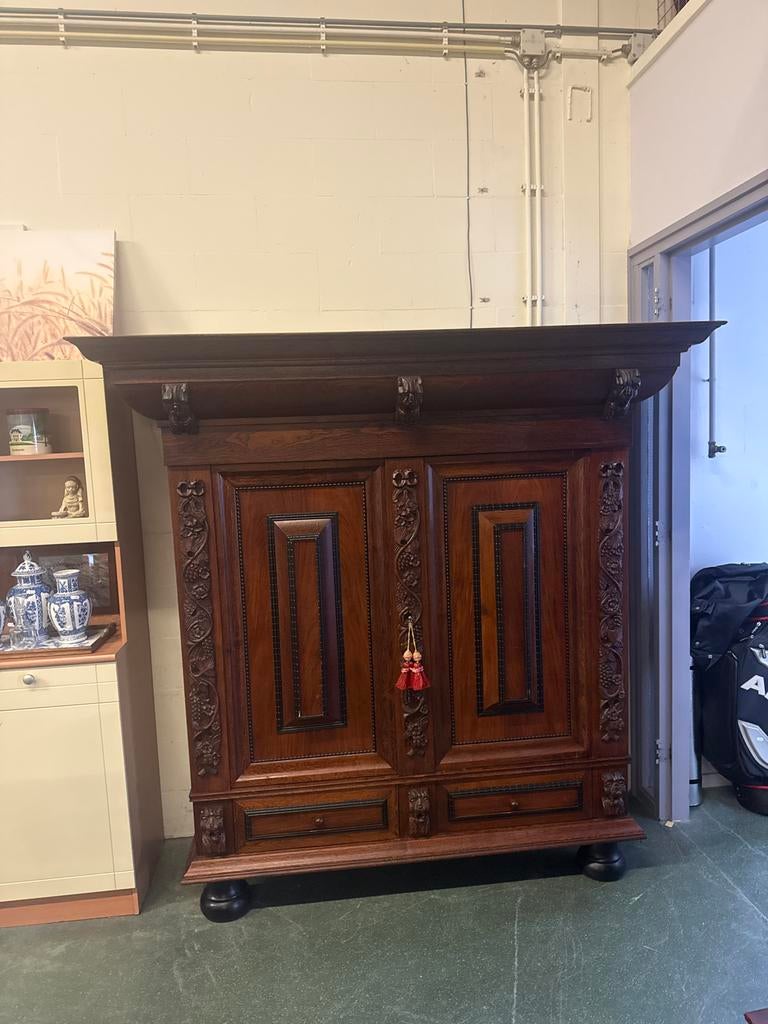 Massieve kast, Antiek en Kunst, Antiek | Meubels | Kasten, Ophalen