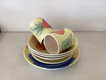 HANDPAINTED servies + Delftsblauw bord + Bols kruikje beschikbaar voor biedingen