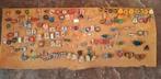 Heel veel speldjes, Verzamelen, Speldjes, Pins en Buttons, Ophalen of Verzenden, Overige onderwerpen