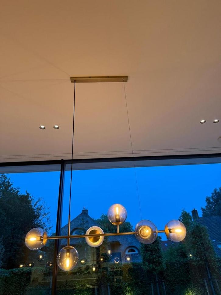 Bolia Orb Hanglamp - Rookglas & Antiek Vermessingd IJzer 2x, Huis en Inrichting, Lampen | Hanglampen, Zo goed als nieuw, Minder dan 50 cm