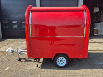 Foodtruck rood met afzuigkap + koelwerkbank - 2025 beschikbaar voor biedingen