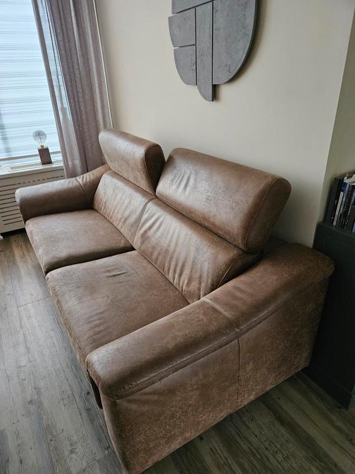 Comfortabele bruine stoffen bank - Driepersoons, Huis en Inrichting, Banken | Bankstellen, Gebruikt, Rechte bank, Driepersoons