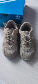 Nieuwe Oazweego adidas mt 26, Kinderen en Baby's, Kinderkleding | Schoenen en Sokken, Ophalen of Verzenden, Nieuw