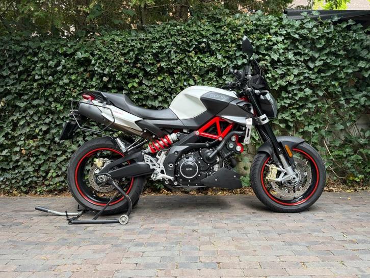 Aprilia Shiver 900 | 2018 | 31.404 km, Motoren, Motoren | Aprilia, Particulier, Naked bike, meer dan 35 kW, 2 cilinders, Motorrijbewijs A