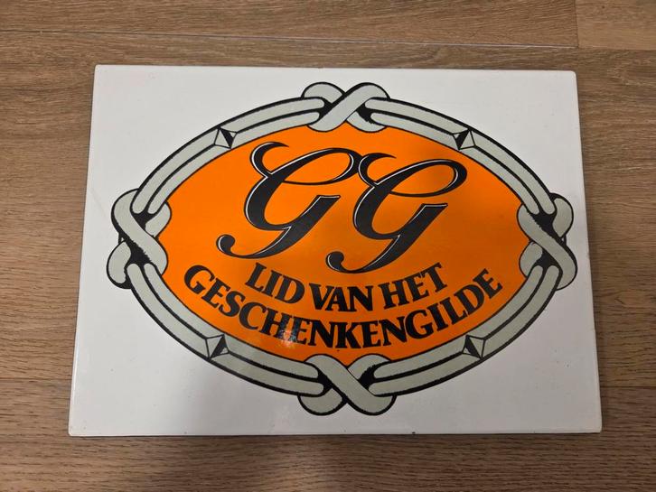 Emaille Bord Het Geschenkengilde, Verzamelen, Merken en Reclamevoorwerpen, Ophalen of Verzenden