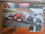 Carrera racebaan.2 originele en 1 nieuwe raceauto (red bul., Gebruikt, Carrera, Ophalen of Verzenden, Met looping