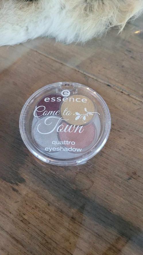 Essence quattro eyeshadow (02 naughty or nice), Sieraden, Tassen en Uiterlijk, Uiterlijk | Cosmetica en Make-up, Nieuw, Make-up