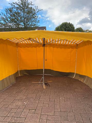 Proffecionele MARKTPARASOL 4x3m incl. zijwanden, voet, ZGAN! beschikbaar voor biedingen