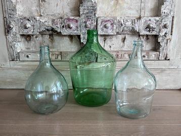 Brocante gistflessen - ballon vaas - groen geblazen glas beschikbaar voor biedingen