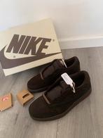 AIR JORDAN 1 RETRO LOW OG SP TRAVIS SCOTT VELVET BROWN, Ophalen of Verzenden, Zo goed als nieuw, Bruin