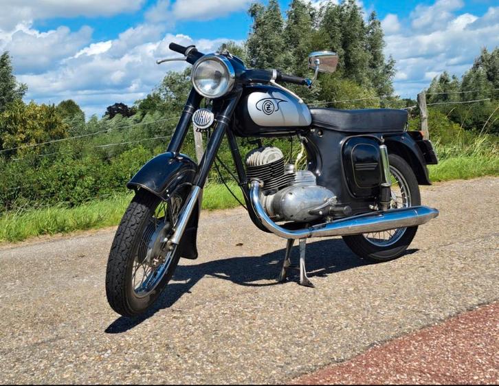 Cz 453 125cc en gillet herstal legia 175cc motorfiets, Motoren, Motoren | Oldtimers, 11 kW of minder, 1 cilinder, Ophalen