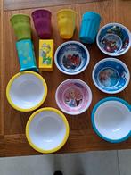 Plastic kinder bekers, bordjes (schaaltjes), pakjes houders, Ophalen of Verzenden
