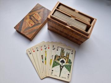 Set oude kaartspellen in antiek doosje, vintage en uniek beschikbaar voor biedingen
